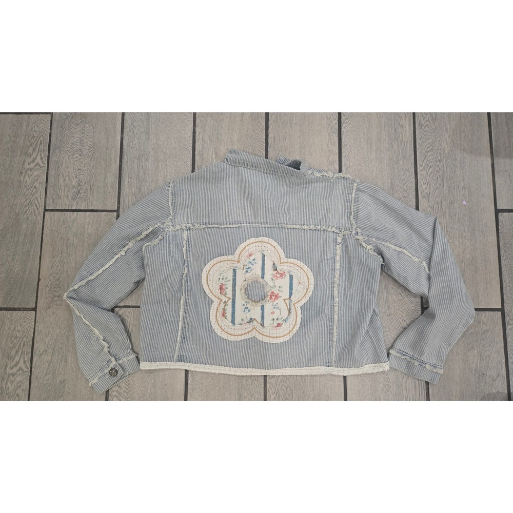 POL Clothing Blue Pinstripe Floral Patchwork Denim Jacket Lace Trim Small UWT513 - Picture 6 of 8